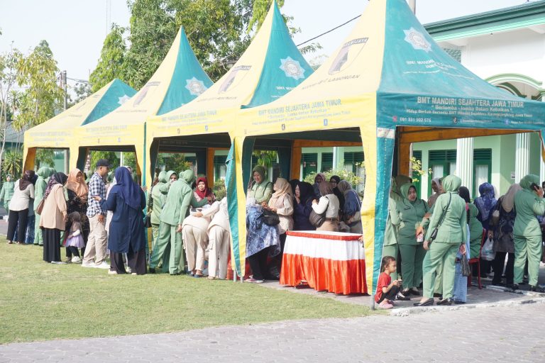 Semarak HUT TNI ke-81, Kodim 0812/Lamongan Gelar Bazar Murah dan Vidcon