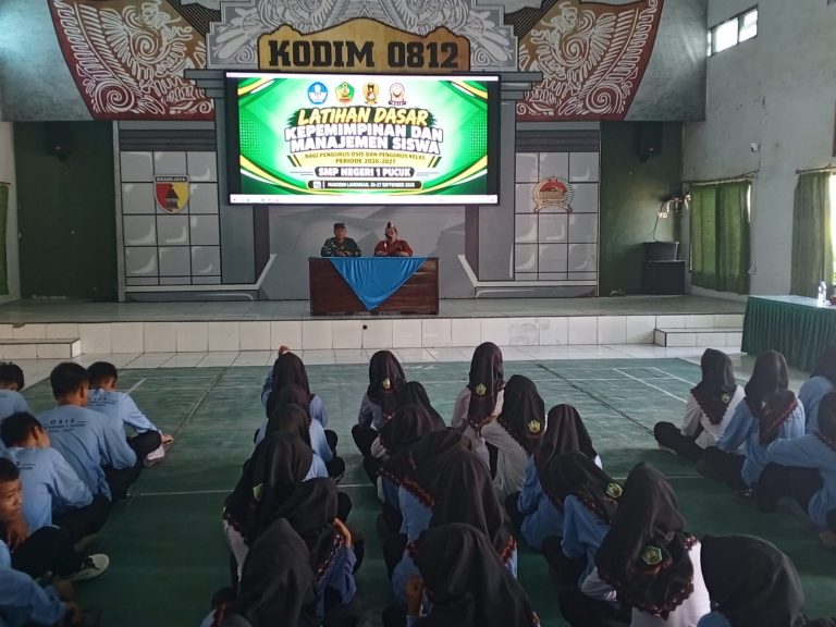 Bangun Karakter Pemimpin Muda, Kodim 0812/Lamongan Latih Pengurus OSIS SMPN 1 Pucuk