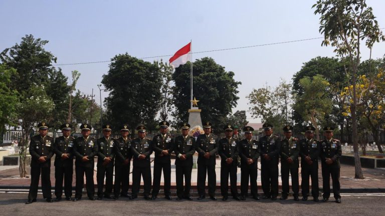 HUT ke-81 TNI, Kodim 0812/Lamongan Kenang Pahlawan di TMP Kusuma Negara
